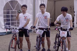 relay-team-m.jpg (300�~202)